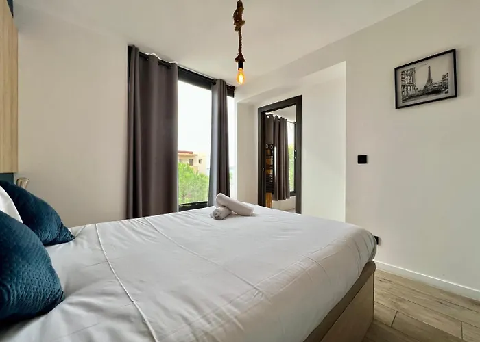 Lejlighed Sea And Mountain Views From Your Rooftop ! *