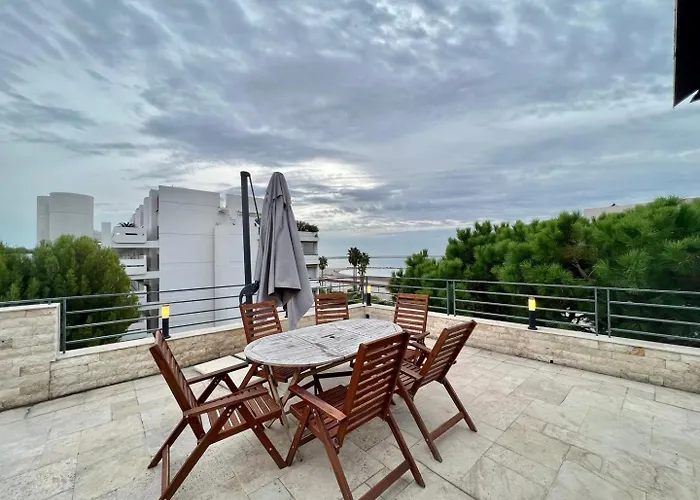 Lejlighed Sea And Mountain Views From Your Rooftop ! Saint-Laurent-du-Var