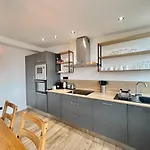 Apartment Sea And Mountain Views From Your Rooftop ! Saint-Laurent-du-Var
