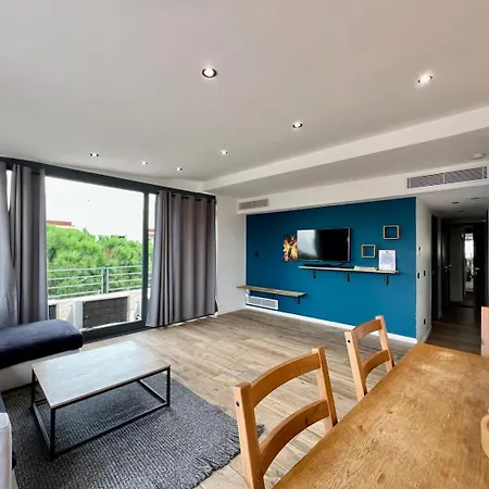 Sea And Mountain Views From Your Rooftop ! Apartment *