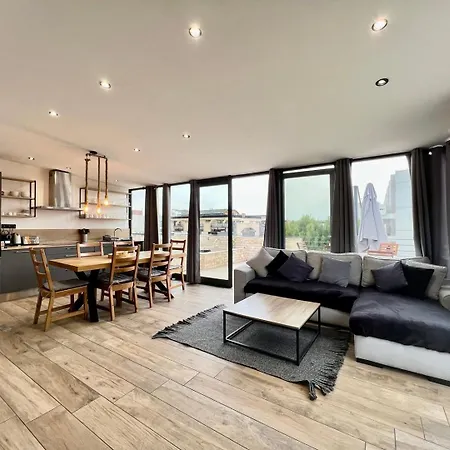 Sea And Mountain Views From Your Rooftop ! Apartment Saint-Laurent-du-Var