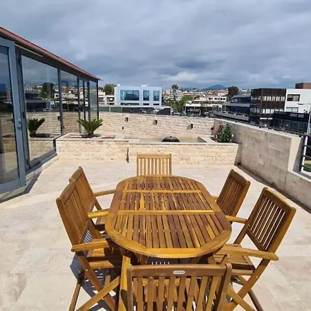 Sea And Mountain Views From Your Rooftop ! Saint-Laurent-du-Var