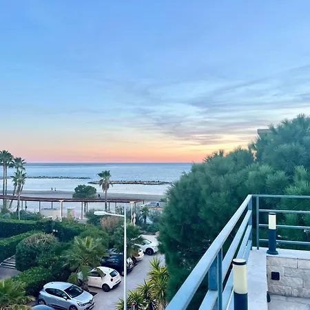 Sea And Mountain Views From Your Rooftop ! * Saint-Laurent-du-Var