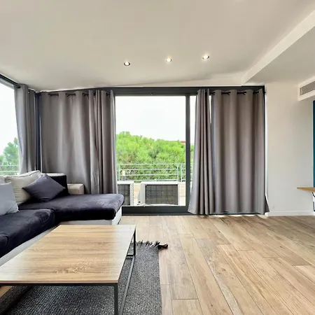 Sea And Mountain Views From Your Rooftop ! Apartamento Saint-Laurent-du-Var